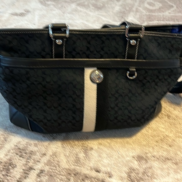 COACH F13813 VOYGER  BLACK CANVAS & LEATHER TOTE BAG - Picture 2 of 13